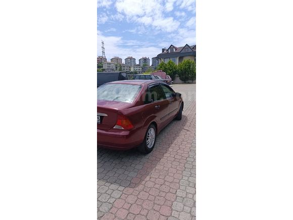 Sahibinden Ford Focus 2.0 Ghia 2001 Model