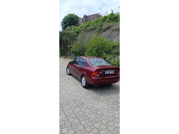 Sahibinden Ford Focus 2.0 Ghia 2001 Model