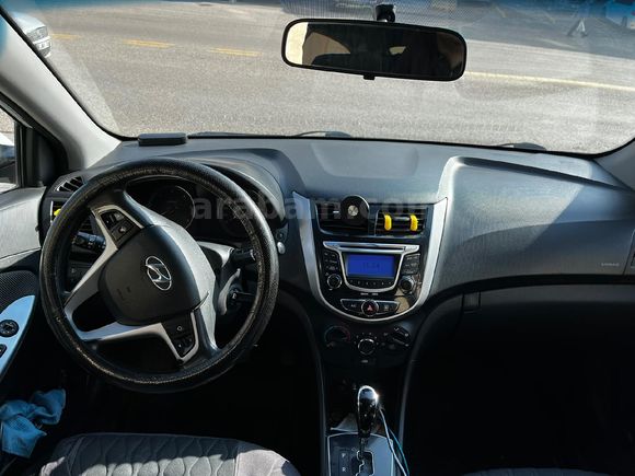 Hyundai Accent Blue 1.6 CRDI