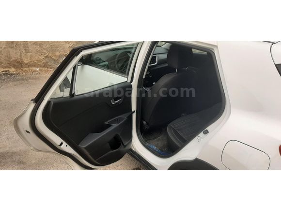 Sahibinden Kia Stonic 1.4 MPI Elegance 2021 Model