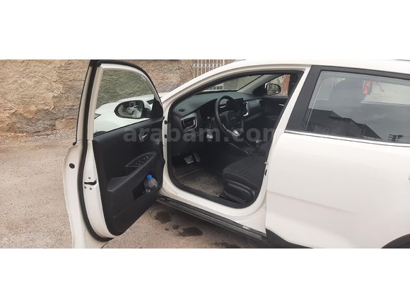 Sahibinden Kia Stonic 1.4 MPI Elegance 2021 Model