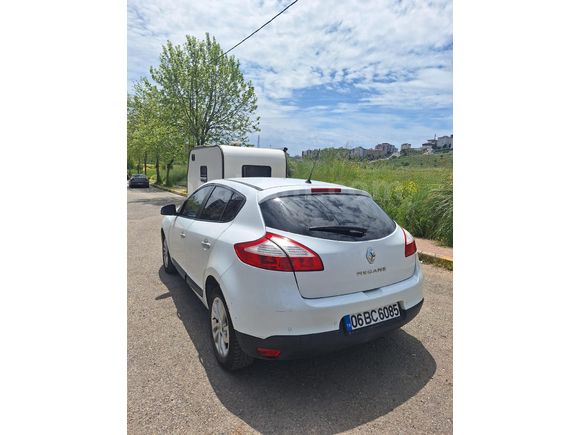 Sahibinden Renault Megane 1.6 Touch 2013 Model