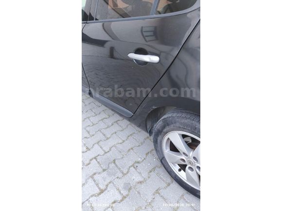 BENZİN+GAZ KAPORTA DEĞİŞENSİZ 2009 MEGANE 3 DYNAMİQ PAKET 185000 KM