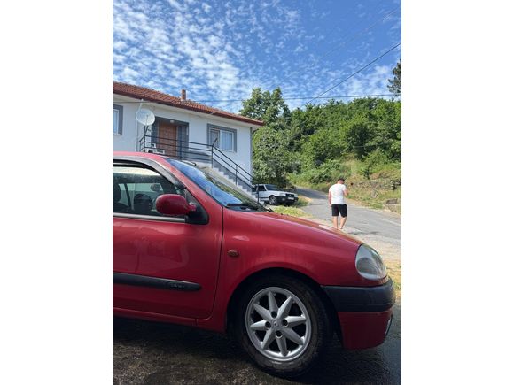 Sahibinden Renault Clio 1.4 RXT 2001 Model  129.000 km Kırmızı