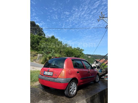 Sahibinden Renault Clio 1.4 RXT 2001 Model  129.000 km Kırmızı