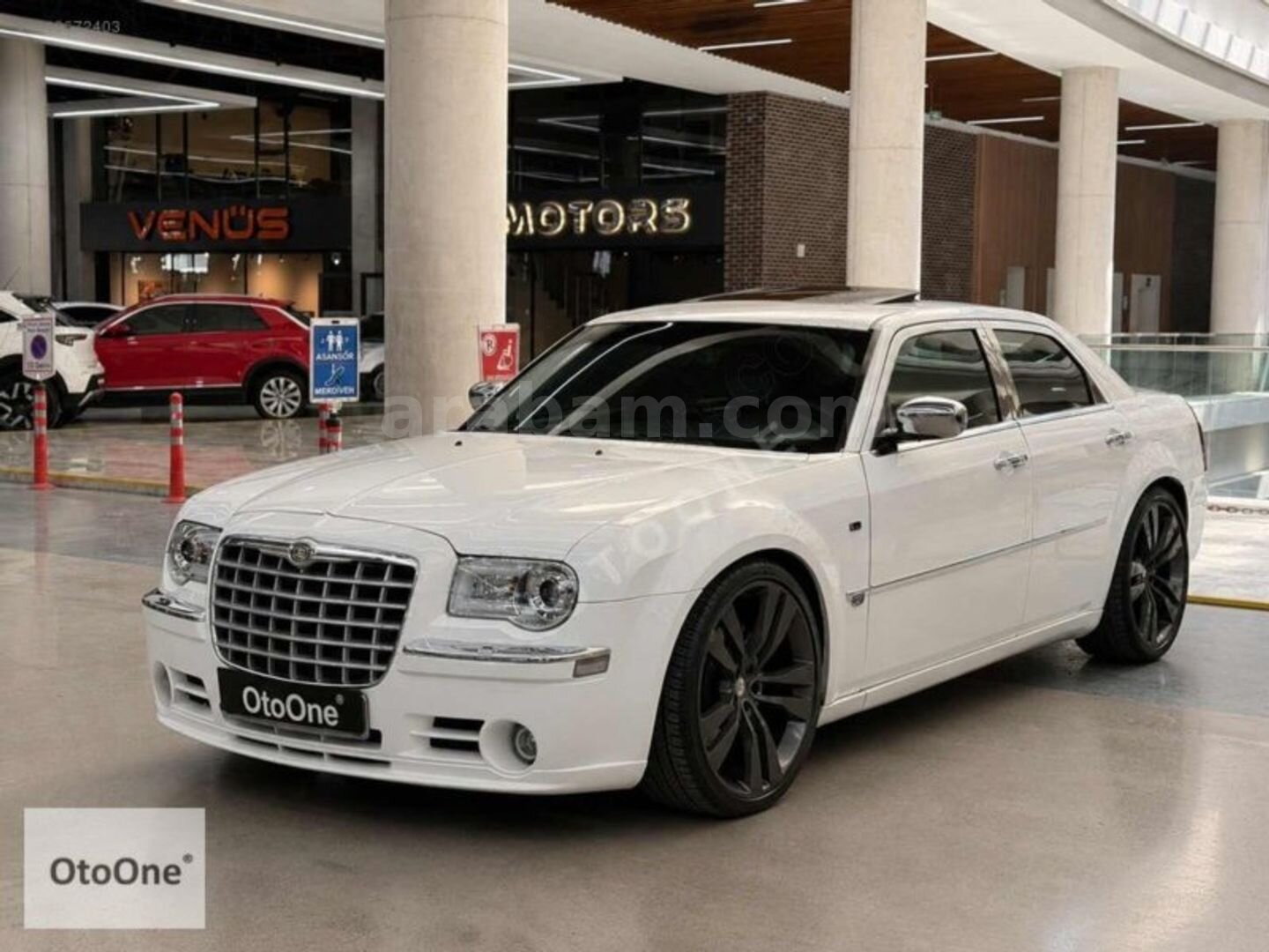 Galeriden Chrysler 300 C 3.0 CRD 2007 Model Ankara 435.000 km Beyaz 4