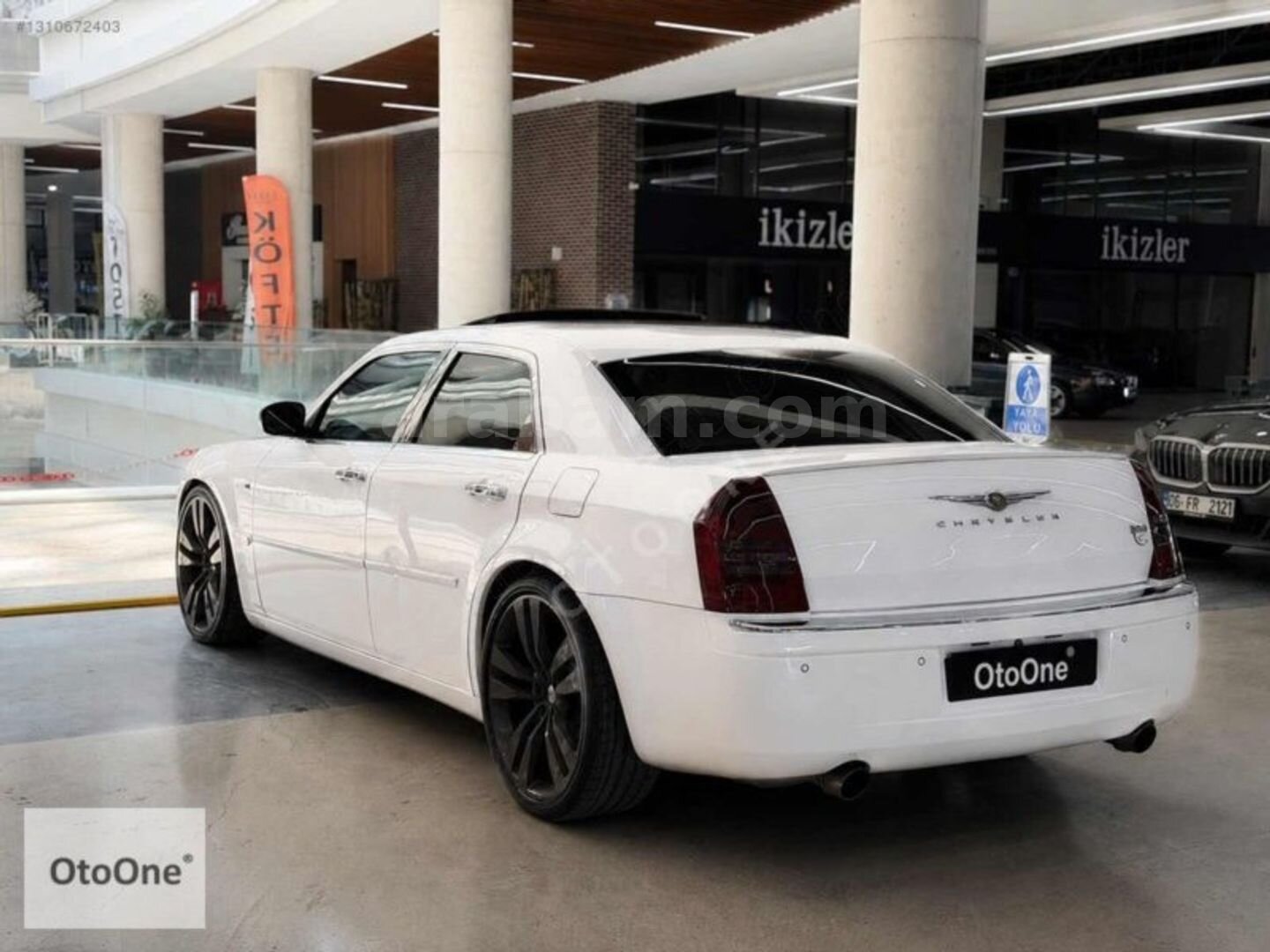 Galeriden Chrysler 300 C 3.0 CRD 2007 Model Ankara 435.000 km Beyaz 6