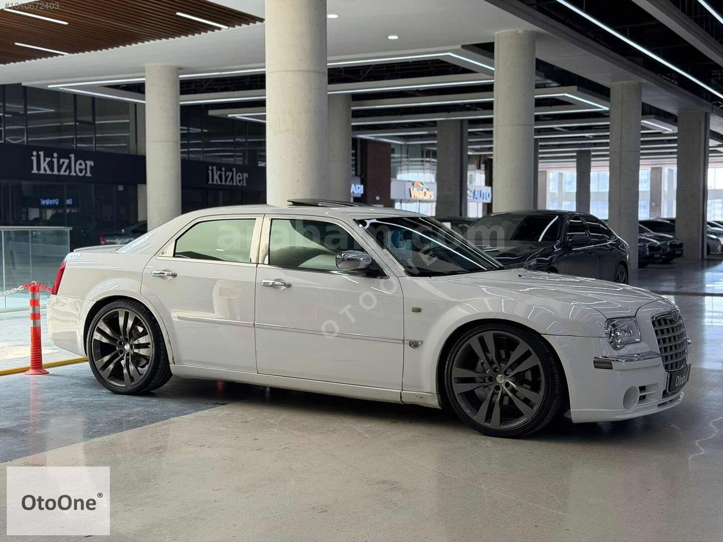 Galeriden Chrysler 300 C 3.0 CRD 2007 Model Ankara 435.000 km Beyaz 5