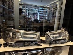 TOYOTA HİLUX 2021-2024 FAR TAKIMI