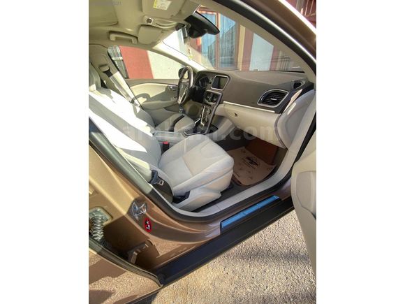 EMİR AUTODAN EMSALSİZ VOLVO V40