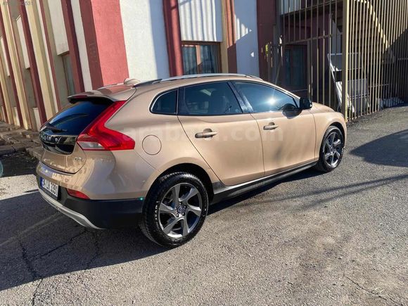 EMİR AUTODAN EMSALSİZ VOLVO V40