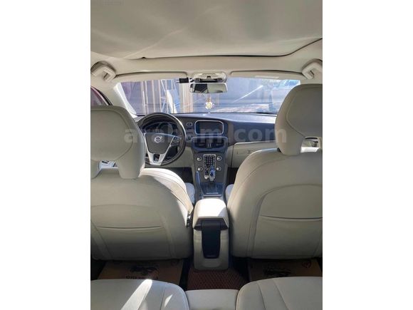EMİR AUTODAN EMSALSİZ VOLVO V40