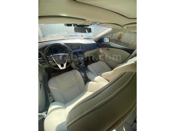 EMİR AUTODAN EMSALSİZ VOLVO V40