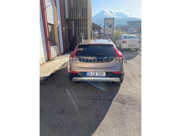 EMİR AUTODAN EMSALSİZ VOLVO V40