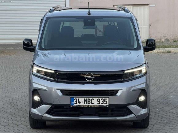 2024 COMBO 1.5 D ULTİMATE KM=22.000 CAM TAVAN OTOMATİK KREDİLİ