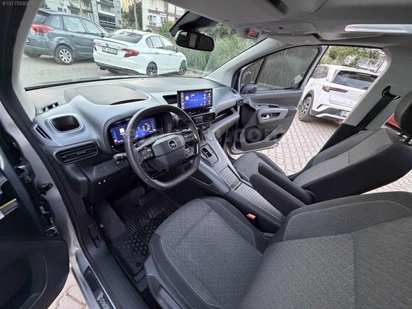 2024 COMBO 1.5 D ULTİMATE KM=22.000 CAM TAVAN OTOMATİK KREDİLİ