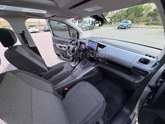 2024 COMBO 1.5 D ULTİMATE KM=22.000 CAM TAVAN OTOMATİK KREDİLİ