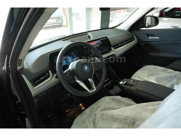 Galeriden BMW iX1 eDrive20 Sport Line 2026 Model 
