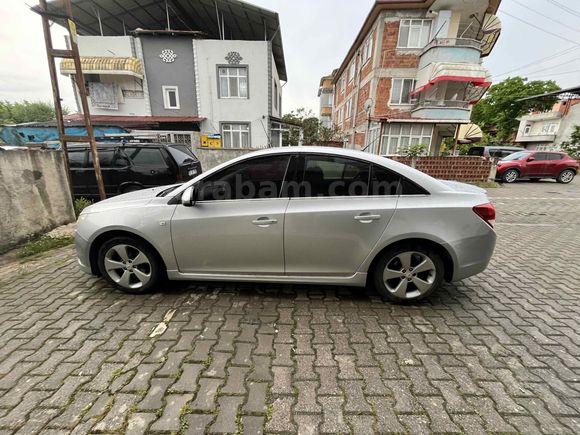  Sahibinden Chevrolet Cruze 1.6 Design Edition Plus 2012