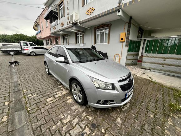  Sahibinden Chevrolet Cruze 1.6 Design Edition Plus 2012