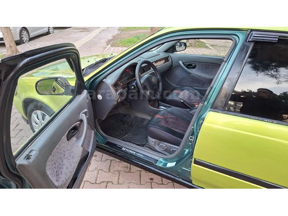 OTOMATİK  SANRUFLU  HONDA CİVİC
