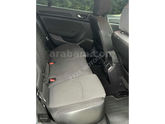2023 RENAULT MEGANE 1.5 BLUCE DCİ TOUCH PAKET EMSALSİZ