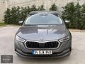 2023 SKODA OCTAVİA 1.5 E-TECH PREMİUM EMSALSİZ
