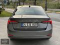 2023 SKODA OCTAVİA 1.5 E-TECH PREMİUM EMSALSİZ