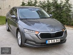 2023 SKODA OCTAVİA 1.5 E-TECH PREMİUM EMSALSİZ