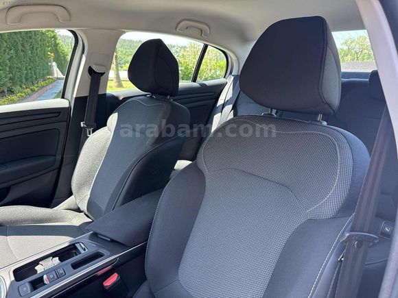 2025 MEGANE 1.3 TCe TOUCH 140HP EDC 10.500 KM