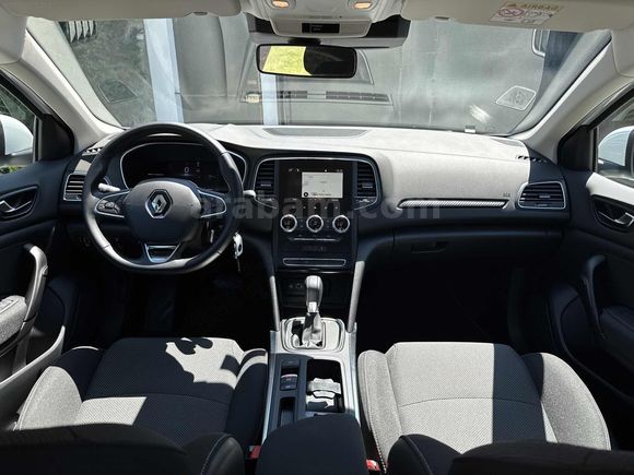 2025 MEGANE 1.3 TCe TOUCH 140HP EDC 10.500 KM