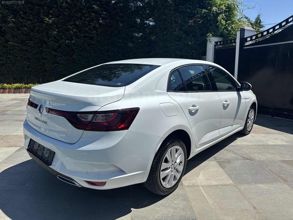 2025 MEGANE 1.3 TCe TOUCH 140HP EDC 10.500 KM