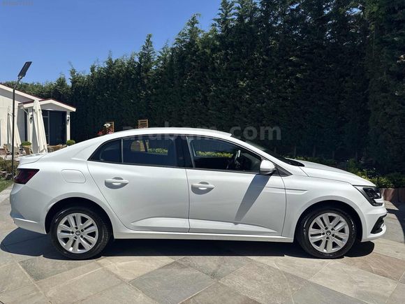 2025 MEGANE 1.3 TCe TOUCH 140HP EDC 10.500 KM