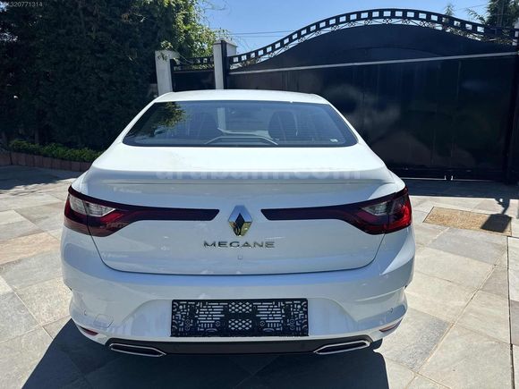 2025 MEGANE 1.3 TCe TOUCH 140HP EDC 10.500 KM