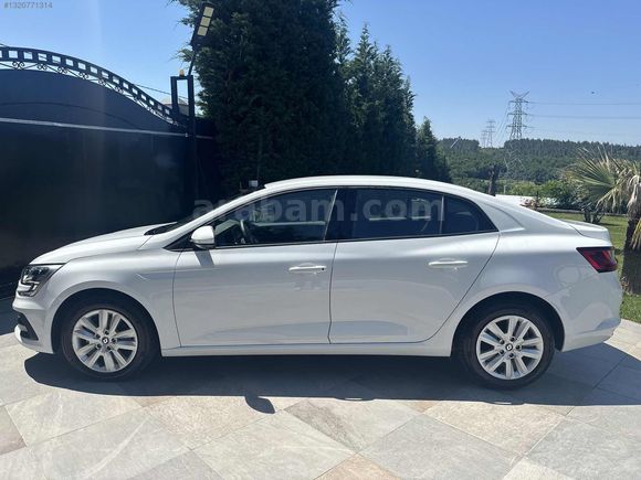 2025 MEGANE 1.3 TCe TOUCH 140HP EDC 10.500 KM