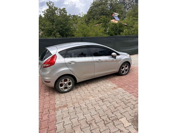 Sahibinden Ford Fiesta 1.4 Titanium 2011 Model 