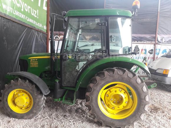 JOHN DEERE 5050E KABİNLİ – 2016 MODEL – 990 SAAT İLK SAHİBİNDEN
