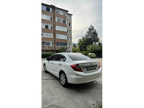 Sahibinden Honda Civic 1.6i VTEC Eco Premium 2012 Model 