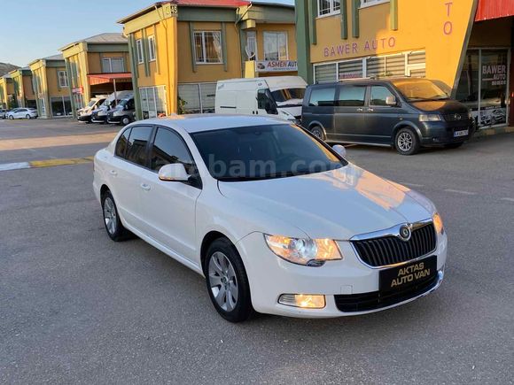 Galeriden Skoda SuperB 1.6 TDI Comfort 2012 Model Van