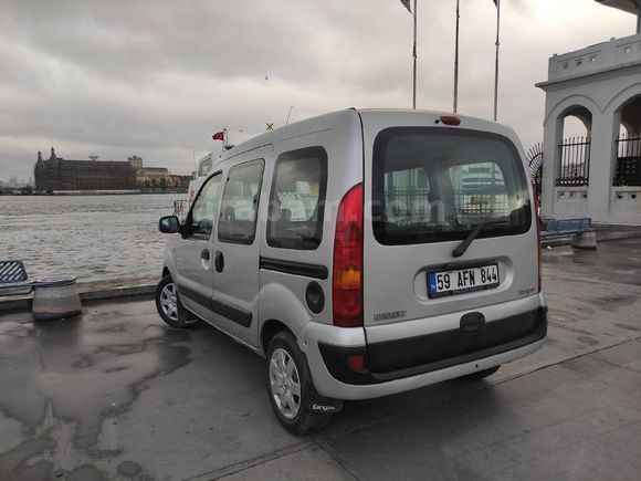 Sahibinden Klimalı Renault Kangoo Multix 1.5dCi 2010 Model