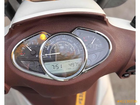 Erk Auto 2017 Piaggio Medley 150