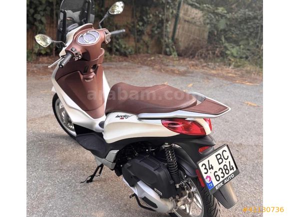 Erk Auto 2017 Piaggio Medley 150