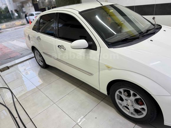 Sahibinden Ford Focus 1.6 Ambiente 2000 Model Mersin
