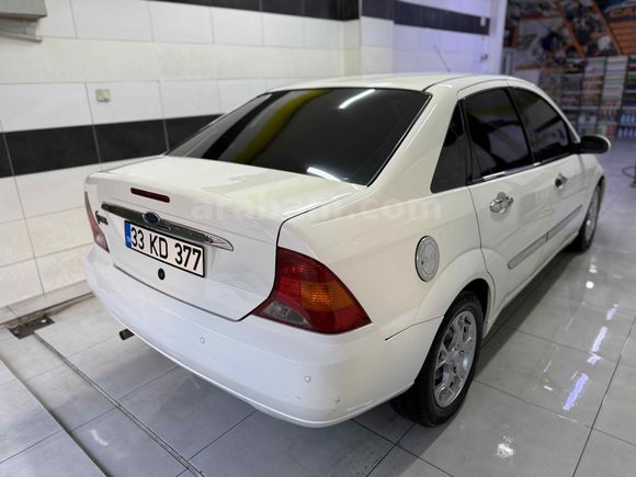 Sahibinden Ford Focus 1.6 Ambiente 2000 Model Mersin