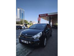 Sahibinden Kia Rio 1.25 CVVT Fancy 2013 Model  143.000 km Siyah
