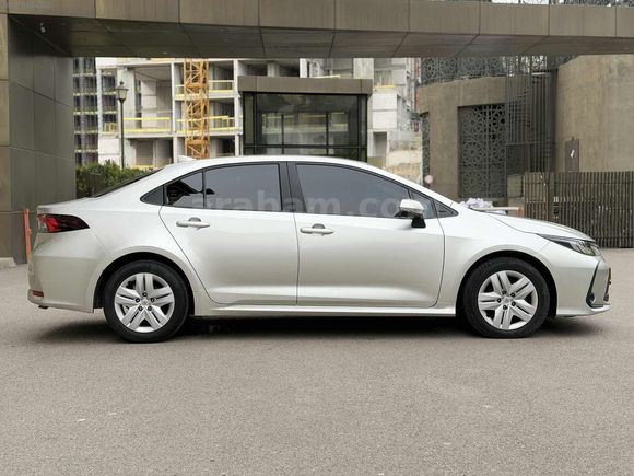 HATASIZ BOYASIZ İLK SAHİBİNDEN 1.5 COROLLA