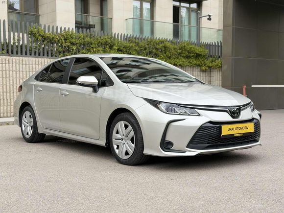 HATASIZ BOYASIZ İLK SAHİBİNDEN 1.5 COROLLA