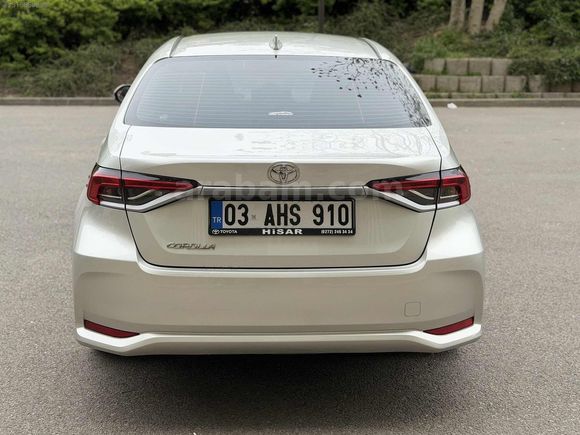 HATASIZ BOYASIZ İLK SAHİBİNDEN 1.5 COROLLA