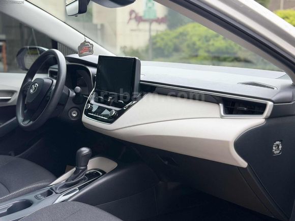 HATASIZ BOYASIZ İLK SAHİBİNDEN 1.5 COROLLA