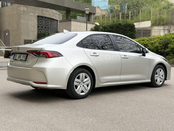 HATASIZ BOYASIZ İLK SAHİBİNDEN 1.5 COROLLA